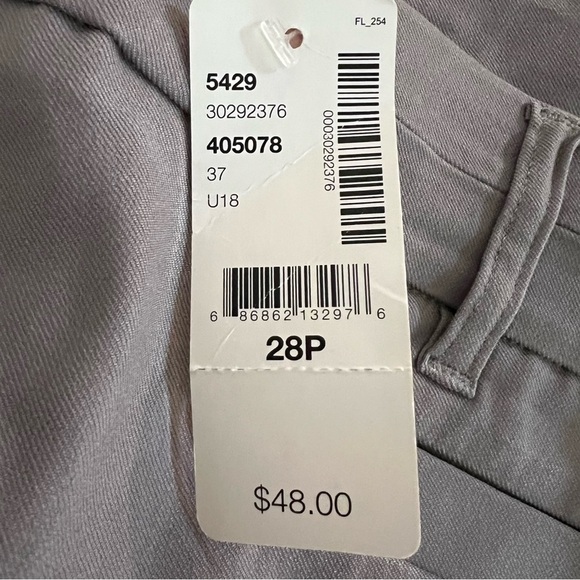 Pennington’s In Every Story Grey Bermuda Shorts Universal Fit Size 28P - Picture 5 of 9